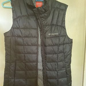 Columbia Vest Size Small